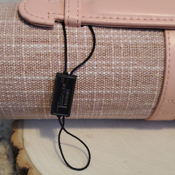 Tuscan Designs Pink Hard Cylinder Jewelry Case - Picture 4 of 7